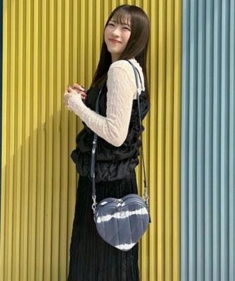 COACH　新品　ハートクロスボディバックキルティング ハート クロスボディ バッグ・キルティング アンド タイ ダイ